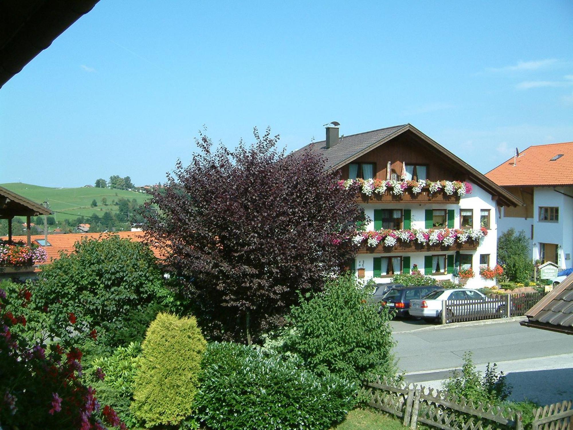 Hotel Gaestehaus Alpina Bad Kohlgrub Exterior foto