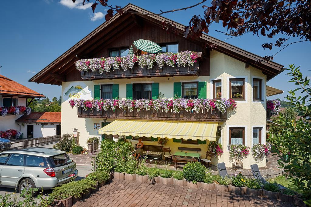 Gaestehaus Alpina Bad Kohlgrub Exterior foto
