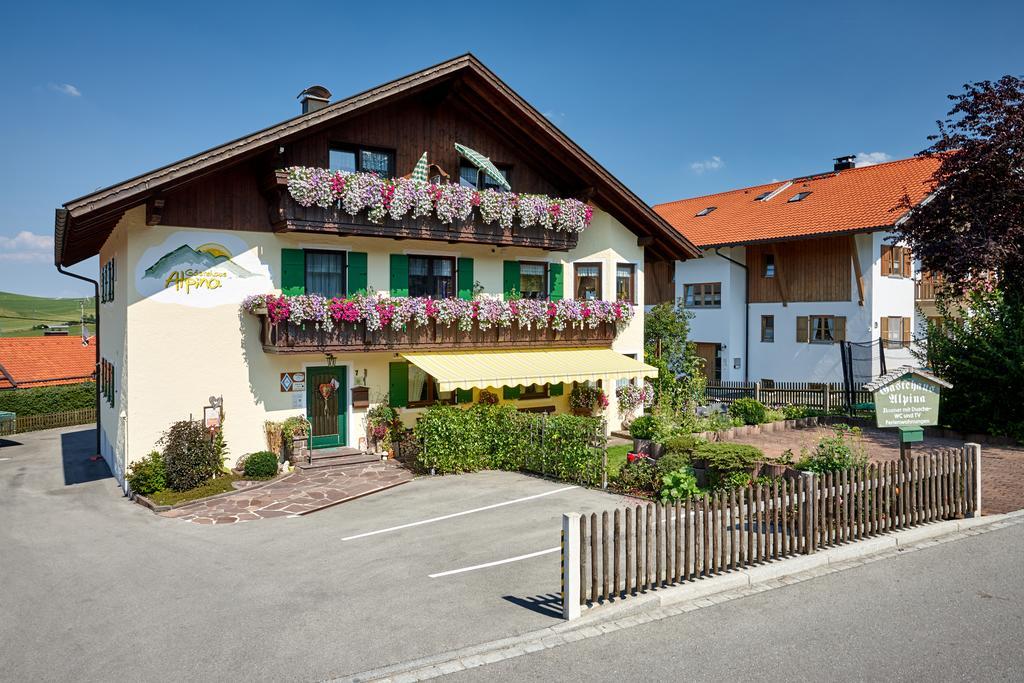 Hotel Gaestehaus Alpina Bad Kohlgrub Exterior foto