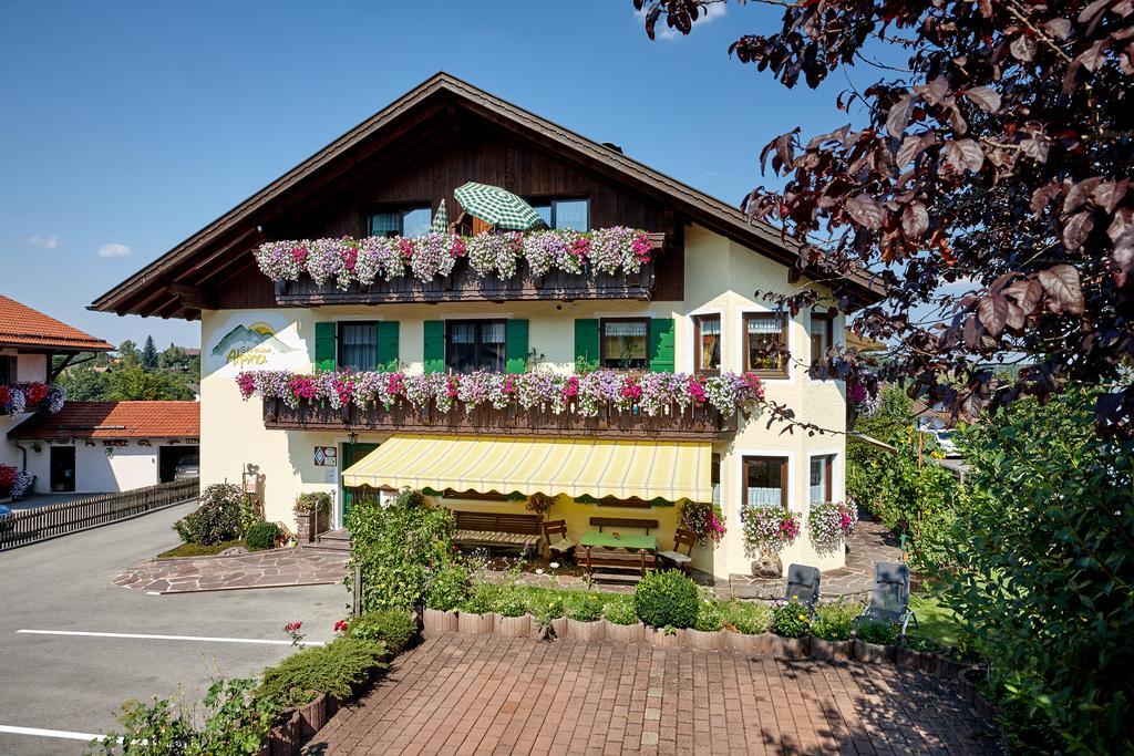 Gaestehaus Alpina Bad Kohlgrub Exterior foto