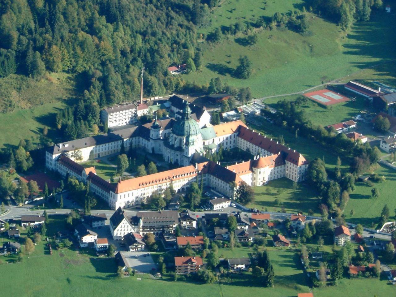 Hotel Gaestehaus Alpina Bad Kohlgrub Exterior foto